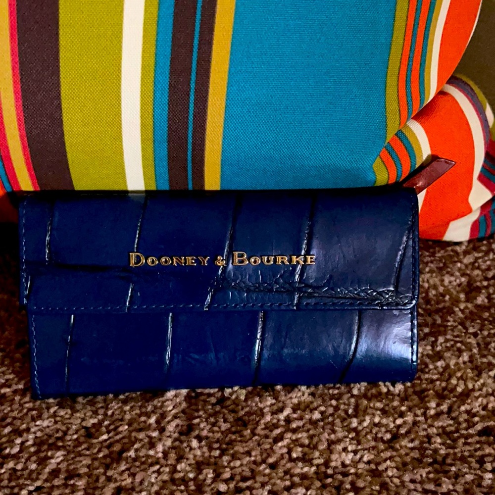 Dooney&bourke wallet